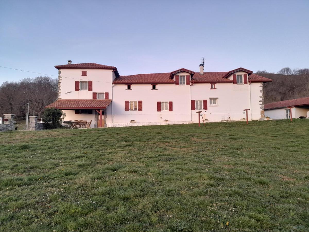 Gite A La Ferme Larranda Suhescun Exterior photo